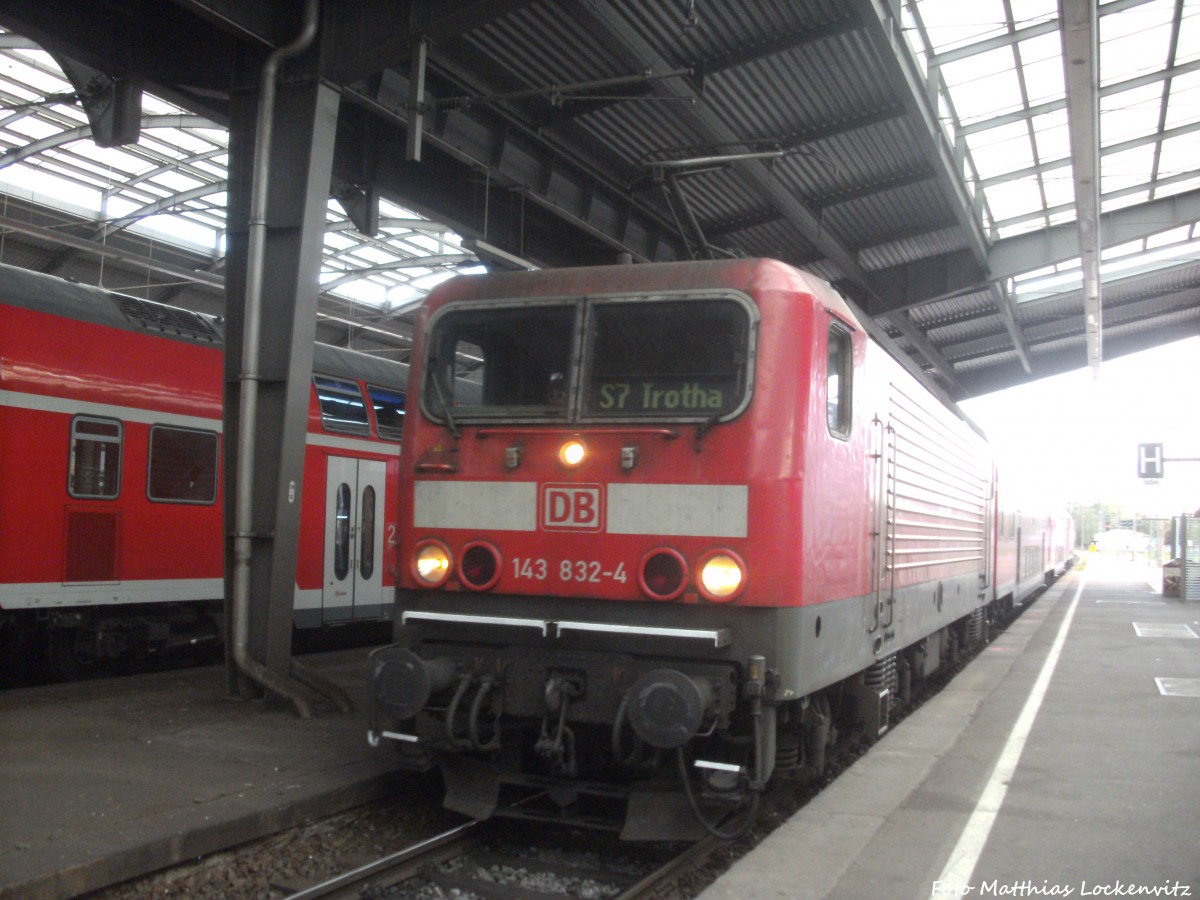 143 832-4 als S7 mit ziel Halle-Trotha beim einfahren in den Bahnhof Halle (Saale) Hbf am 9.10.14