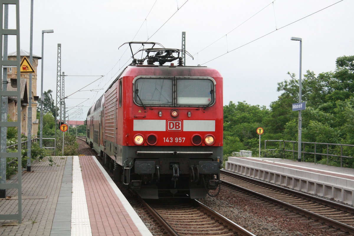 143 957 als S9 mit ziel Halle/Saale Hbf bei der Einfahrt in den Bahnhof Delitzsch ob Bf am 18.6.20