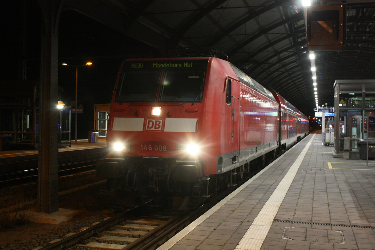 146 008 im Bahnhof Halle/Saale Hbf am 1.4.22