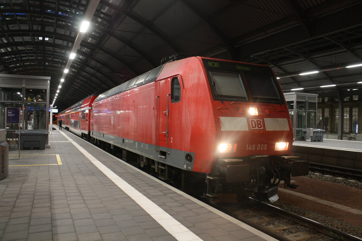 146 009 im Bahnhof Halle/Saale Hbf am 8.6.22