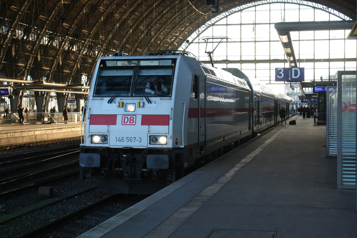 146 567 im Bahnhof Bremen Hbf am 20.12.21