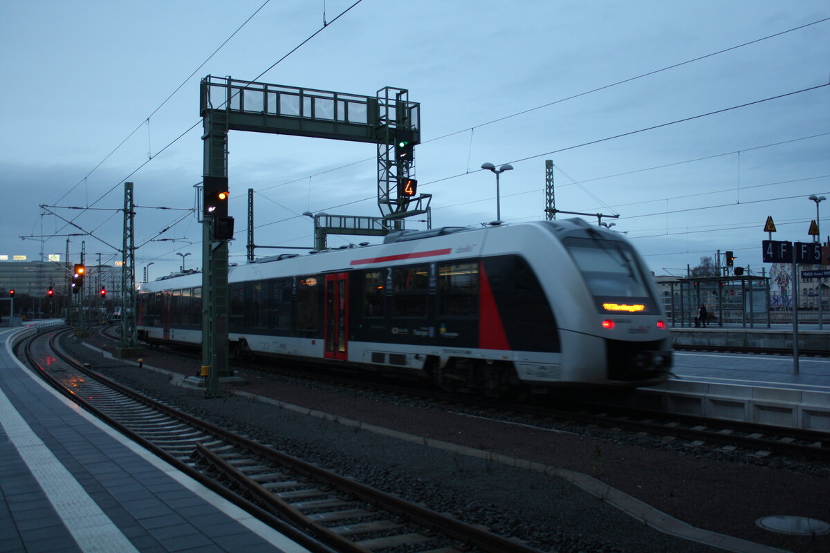 1648 XXX/XXX verlsst den Bahnhof Halle/Saale Hbf in Richtung Bernburg Hbf am 4.1.22