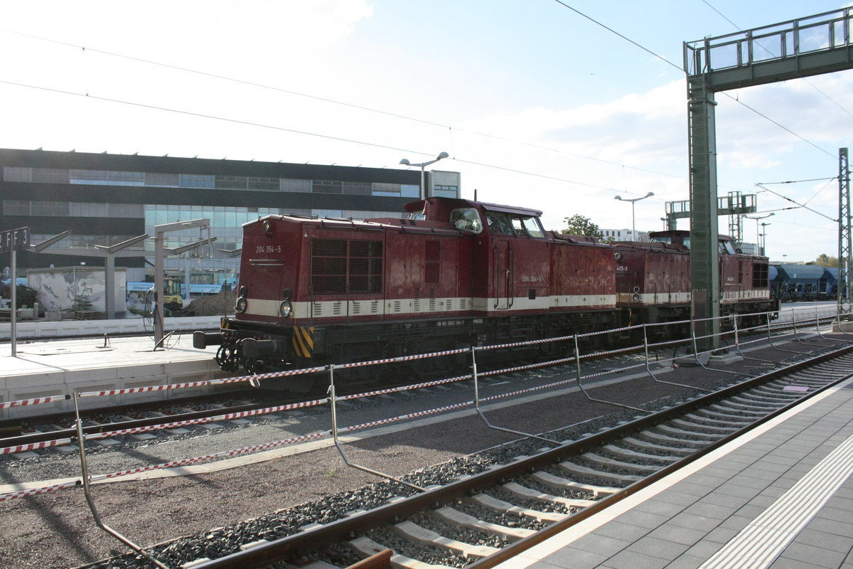204 354 und 204 425 auf Rangierfahrt im Bahnhof Halle (Saale) Hbf am 10.9.20