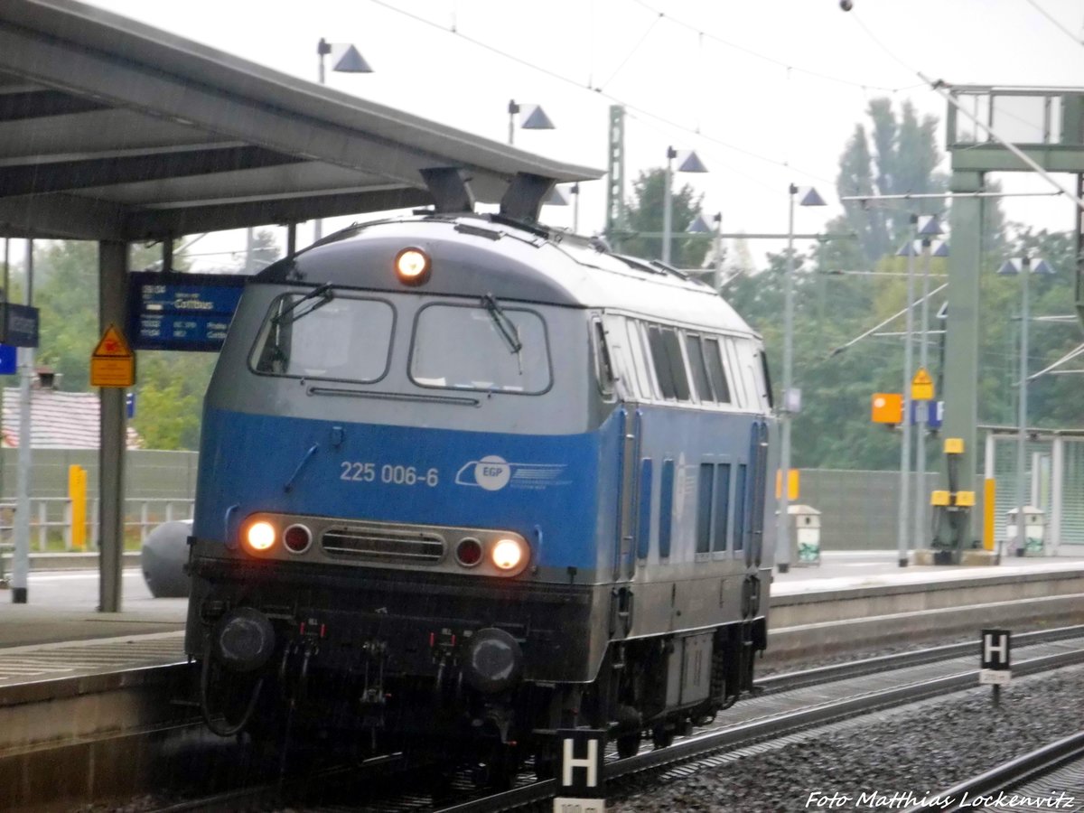 225 006 der EGP auf rangierfahrt im Bahnhof Wittenberge am 1.10.16