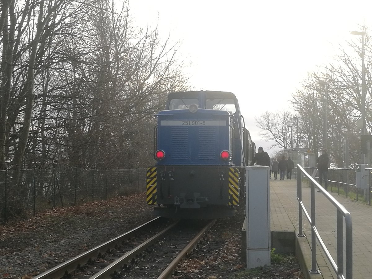 251 901 der RBB im Bahnhof Lauterbach Mole am 28.12.18