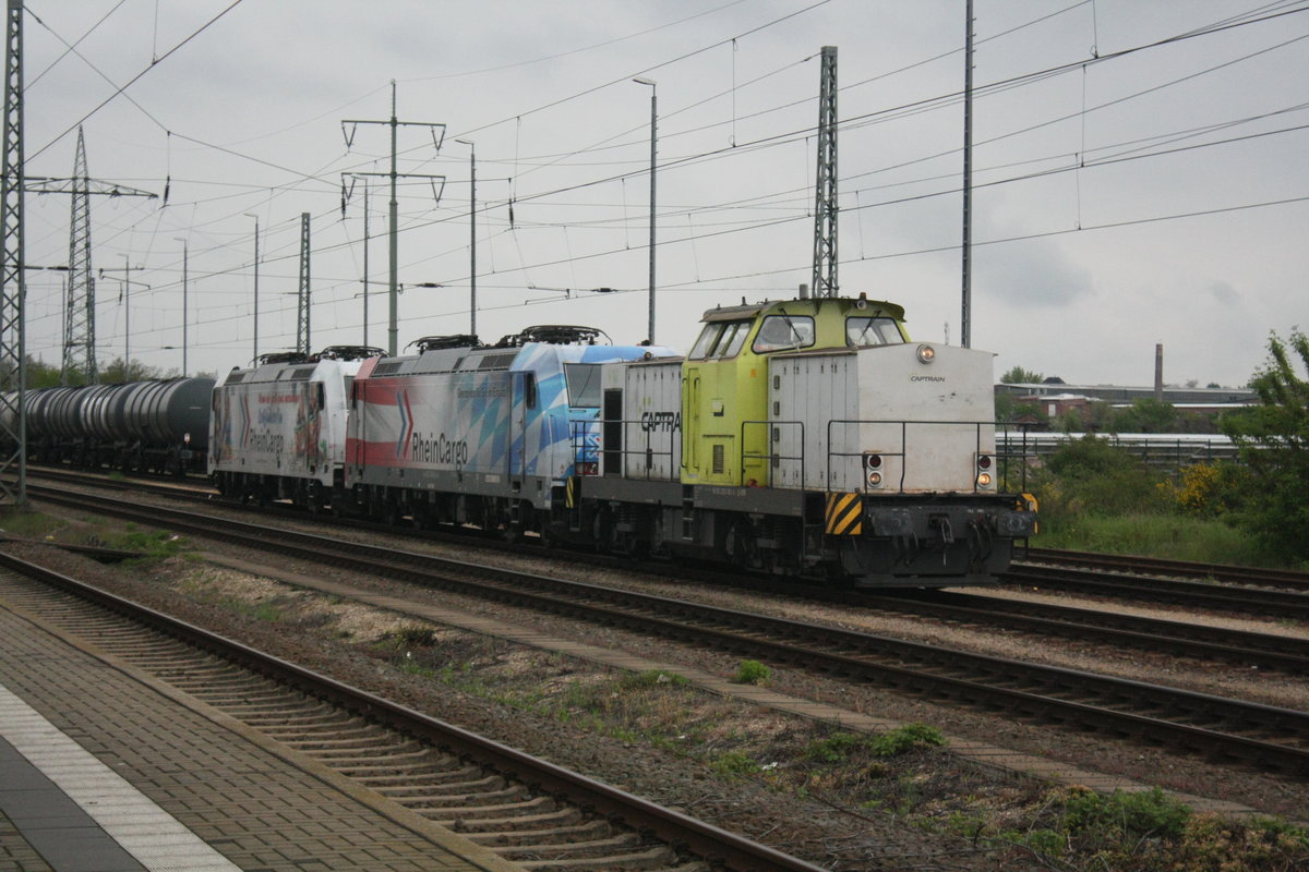 293 901 von RBB/Captrain mit 2 RHC E-Loks beim Rangieren im Bahnhof Bitterfeld am 4.5.20