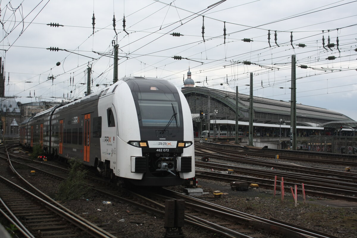 462 072 verlässt den Bahnhof Köln Hbf am 2.4.22