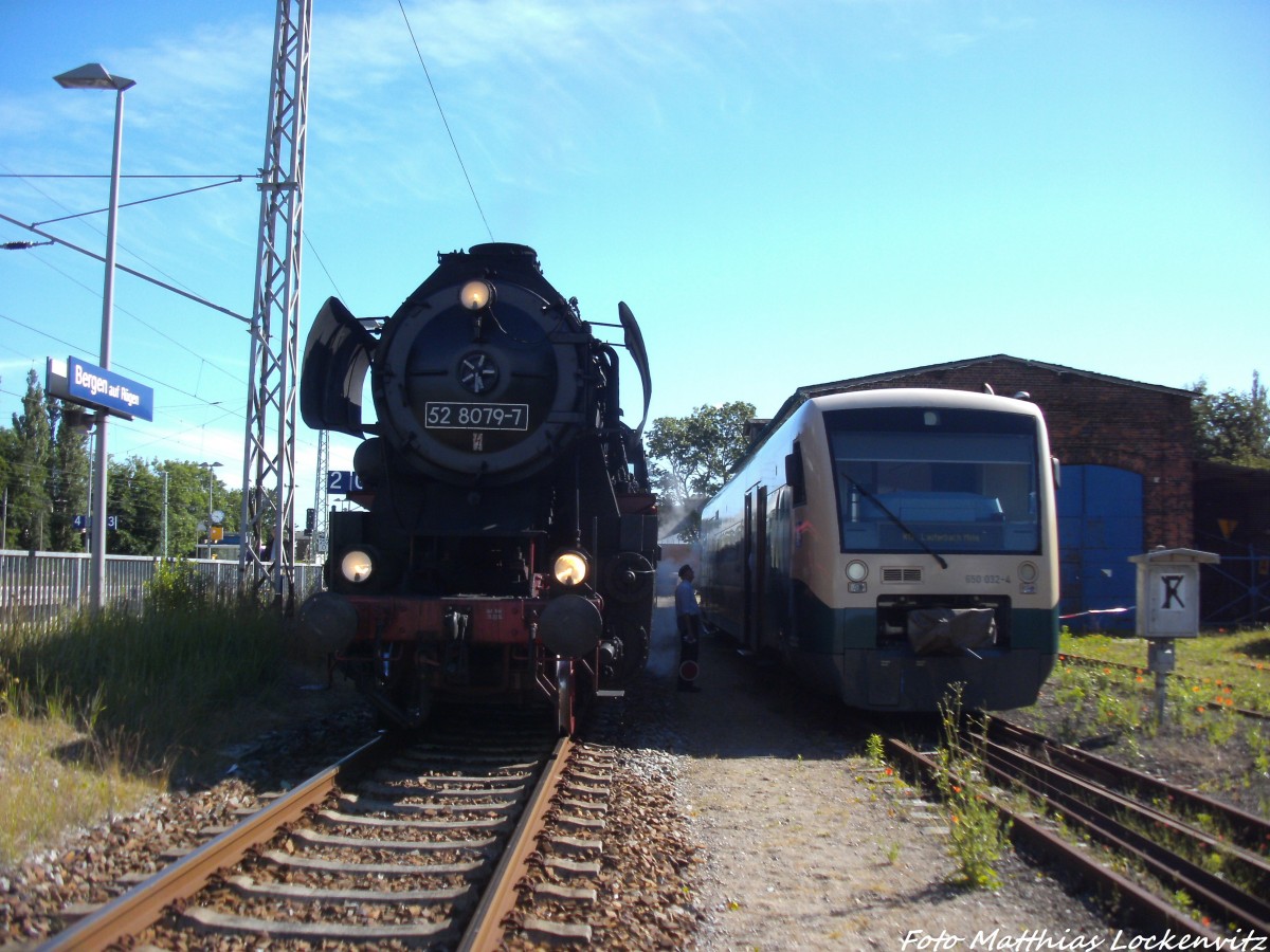 52 8079 und 650 032-4 im Bahnhof Bergen auf Rgen am 15.6.14