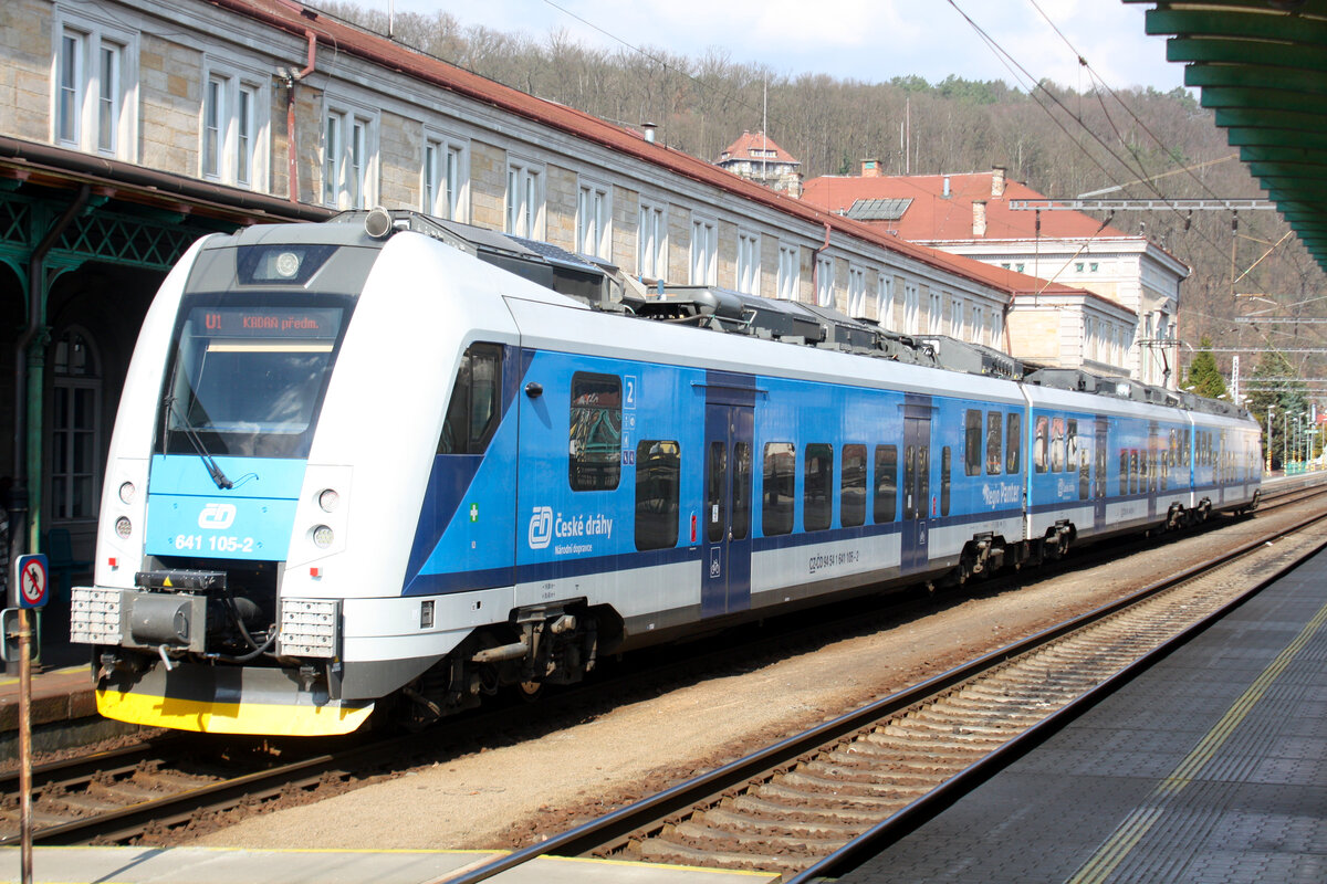 640 105 von Ceske Drahy als Os 6813 von Kadan predmesti im Endbahnhof Decin hl.n. am 13.3.24