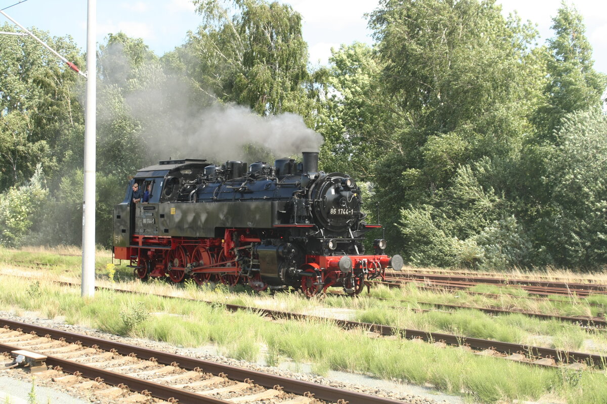 86 1744 bei Rangierfahrten im Bahnhof Bergen auf Rgen am 30.7.21
