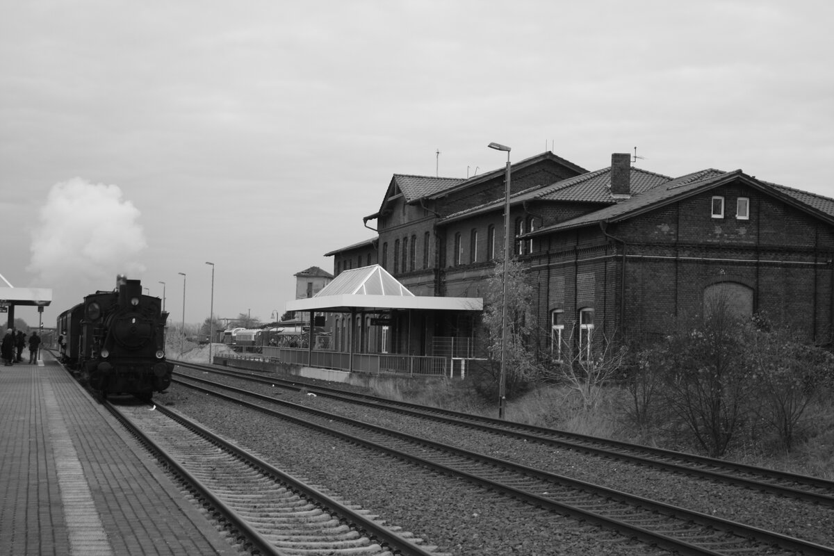 89 995 von Rtzlingen kommend bei der Einfahrt in den Bahnhof Oebisfelde am 6.11.21