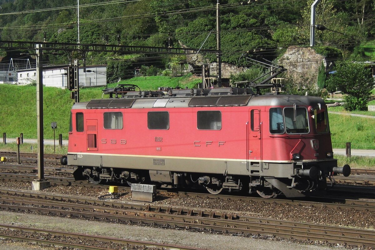 Am 14 September 2011 steht 11262 ins Alpenlandschaft bei Erstfeld.
