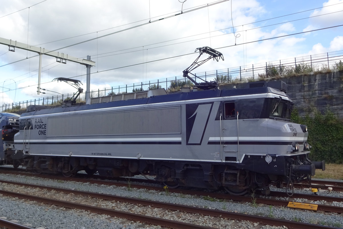 Am 15 Augustus 2019 steht Rail Force One 1829 in Oldenzaal.