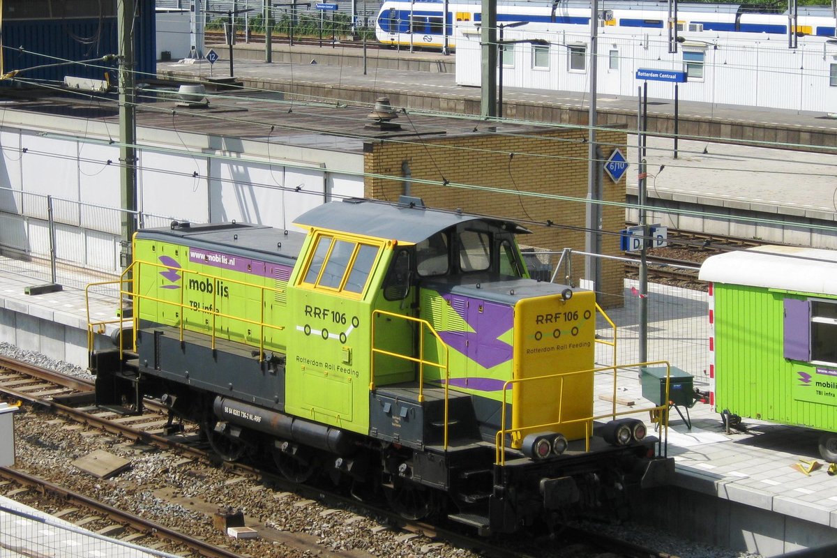 Am 2 Februar 2008 steht RRF 106 in Rotterdam Centraal.