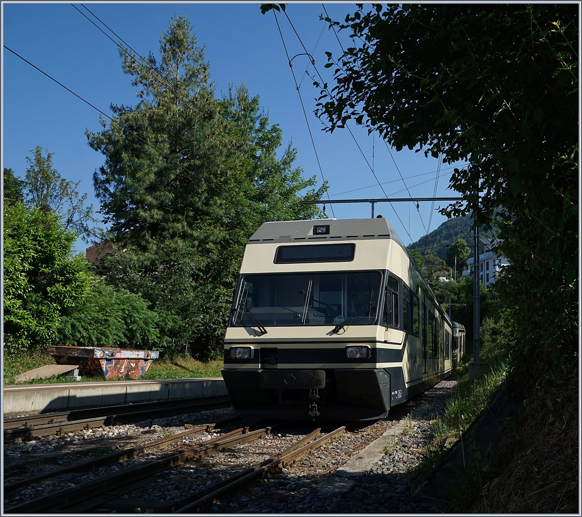 Am 2. Juni 2017 standen die zwei letzen CEV MVR GTW Be 2/6 in Fontanivent und warten wohl auf ihre Reise ins Seeland.