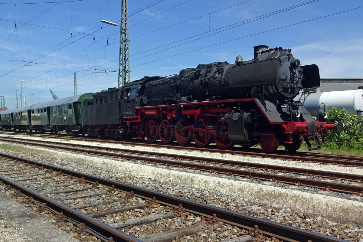 Am 2 Juni 2019 steht 50 0072 mit Umbau-Wagen ins BEM in Nördlingen.