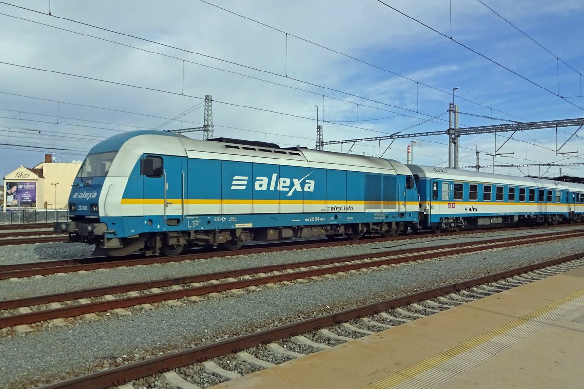 Am 21 Februar 2020 verlsst ALEX 223 065 Plzen hl.n. mit ein Schnellzug richtung Mnchen Hbf.