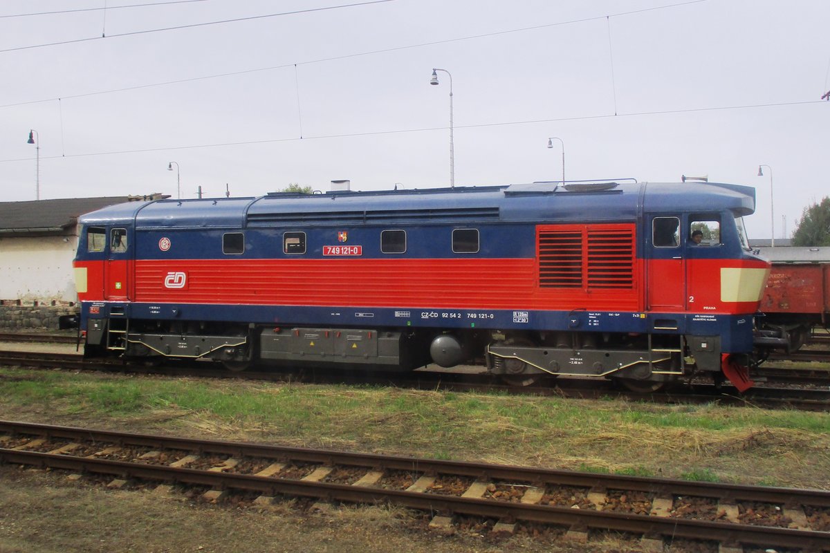 Am 22 September 2018 -der nationaler Bahntag in die Tsjechei- lauft 749 121 um ins Bw von Ceske Budejovice.