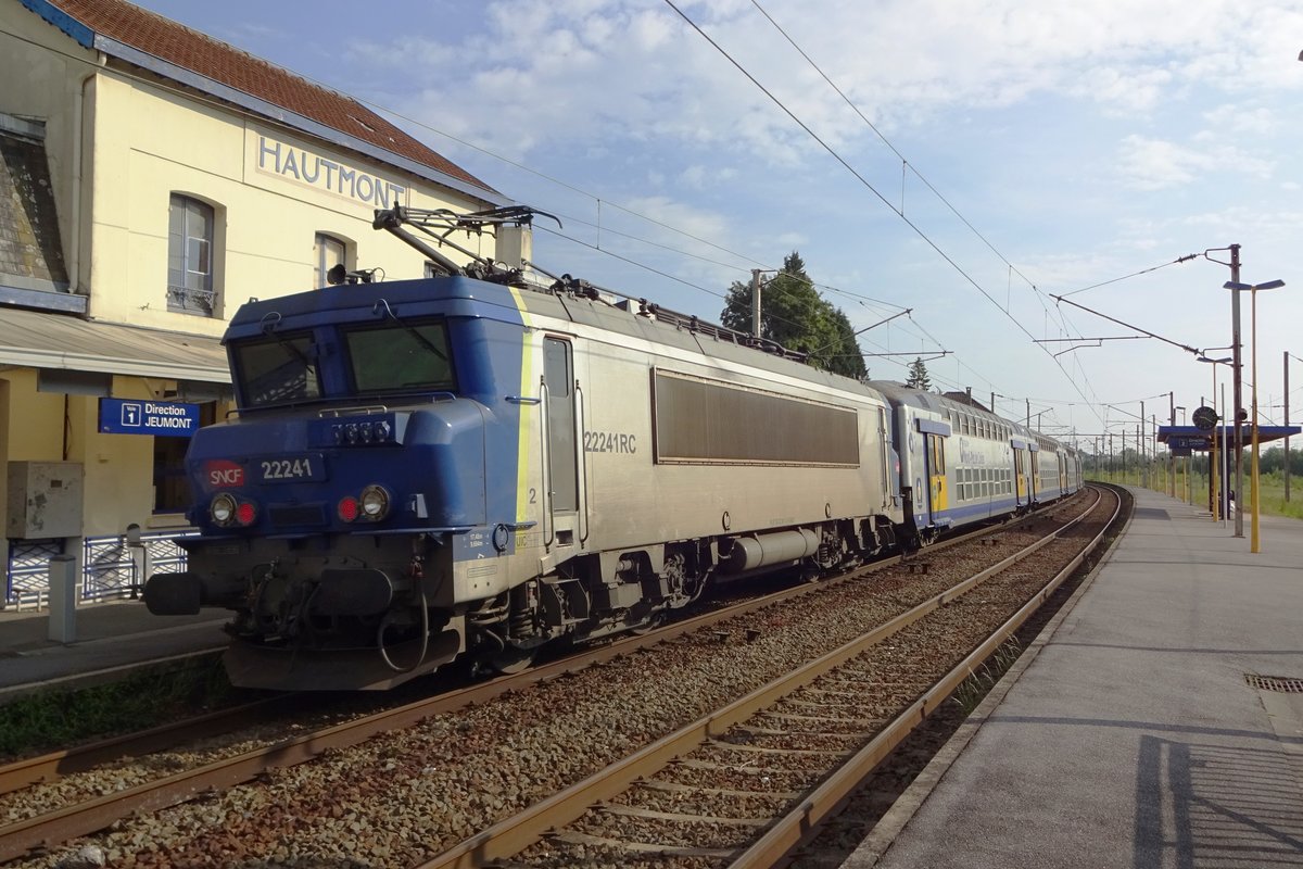 Am 23 Mai 2019 steht SNCF 22241 in Hautmont.
