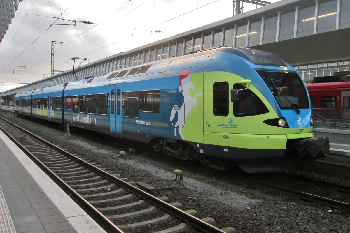 Am 27 Dezember 2016 steht Westfalenbahn ET-011 in Münster.