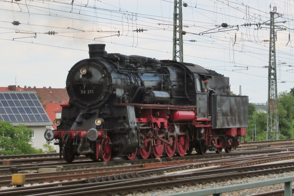 Am 31 Mai 2014 lauft 58 311 in Neustadt (Weinstrasse) um whrend das Dampfspektakel Rheinland-Pflz 2014. 