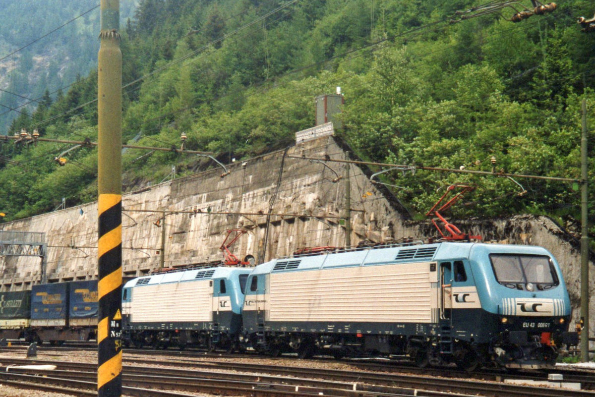 Am 4 Juni 2003 steht RTC EU43-006 mit ein KLV abfahrtbereit in Brennero.