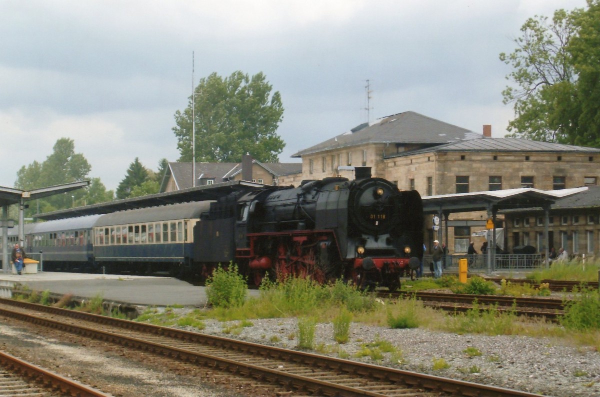 Am 8 Juni 2009 steht 01 118 in Neuenmarkt-Wirsberg.