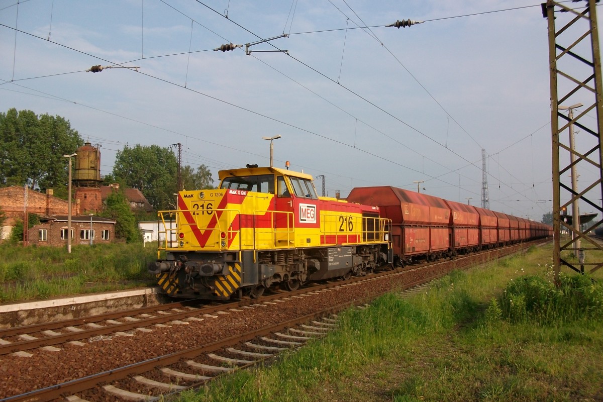 Auch am 30 Mai 2010 treft MEG 216 mit dieser Kohlependel nach Obenwellenborn in Grosskorbetha ein.