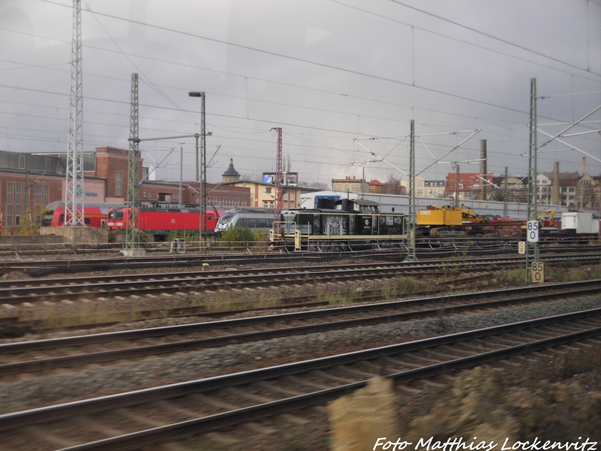 Blick auf die abgestellte 295 XXX von Railsystem RP in Halle (Saale) am 22.11.15