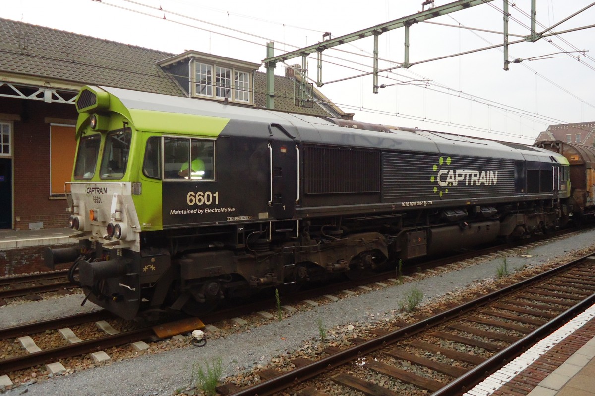 Captrain 6601 durchfahrt Roosendaal am 22 Augustus 2013.
