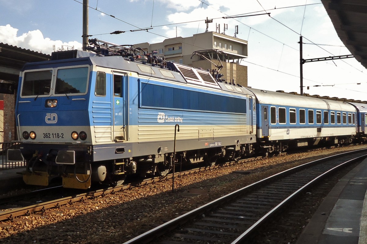 CD 362 118 steht in Brno hl.n. am 2 Juni 2015.