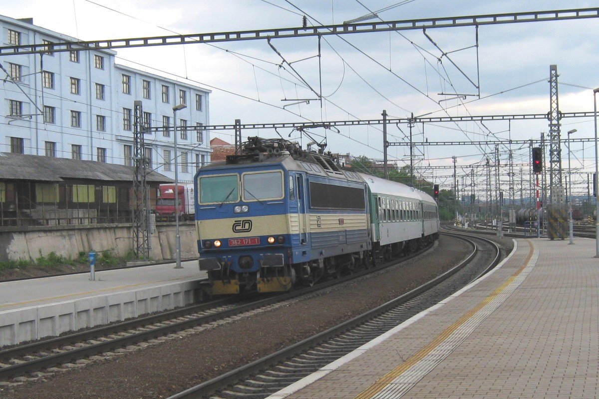 CD 362 171 treft am 13 Mai 2012 in Praha Liben ein.