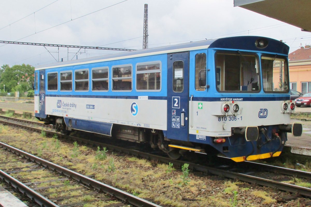 CD Brotbuchse 810 306 verlässt am 16 Mai 2018 Praha-Smichov.