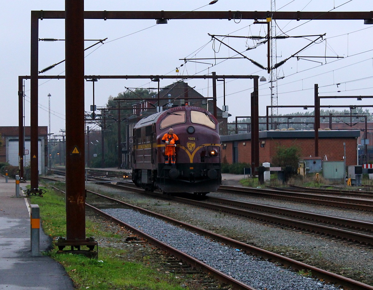 CFL Cargo MX 1023 wird hier zum tanken rangiert. Padborg 11.10.2013
