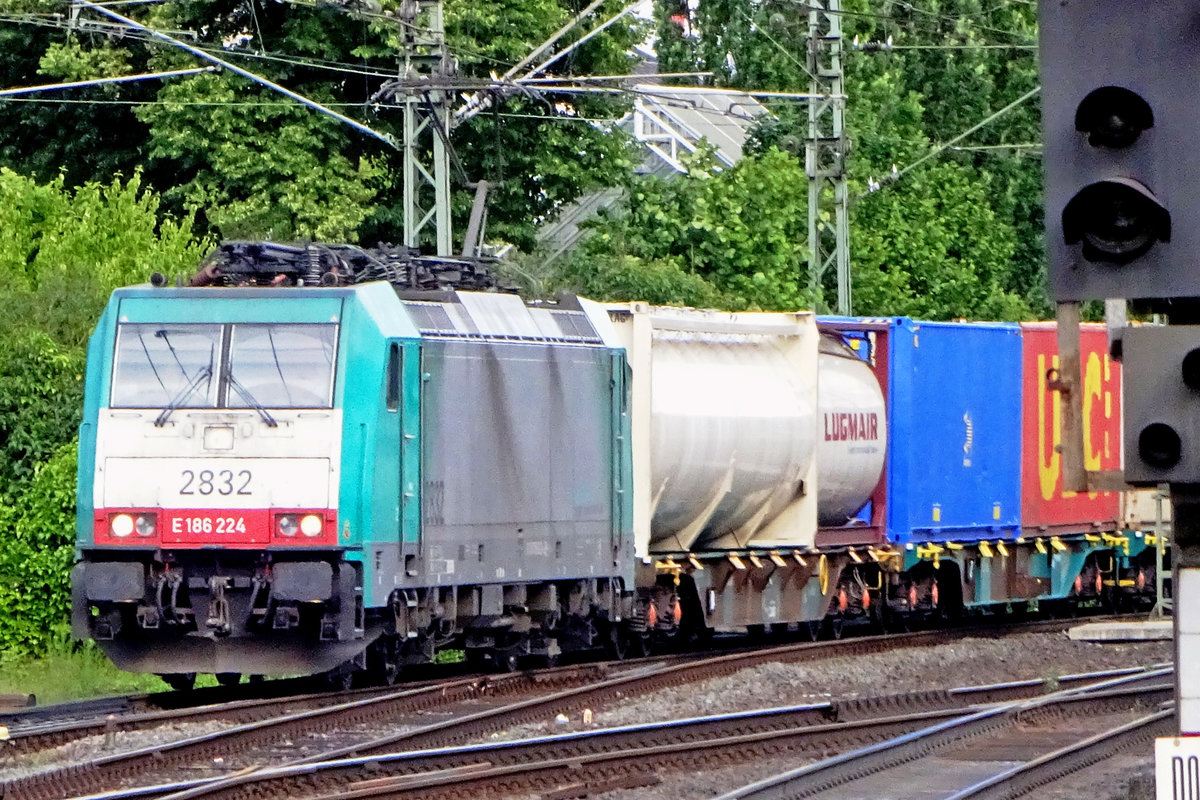 COBRA 2832 durchfahrt Remagen am 31 Mai 2019. 