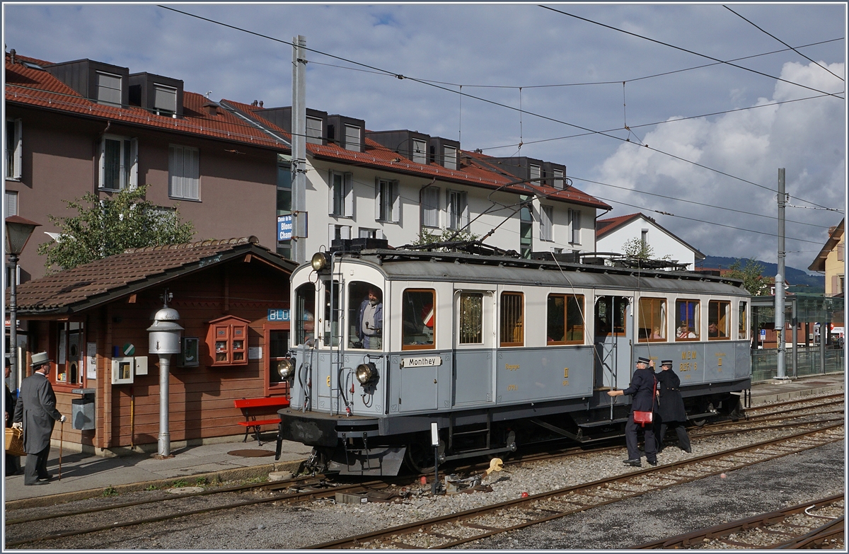 Das traditionelle Themen Septemberwochende stand dieses Jahr unter dem Motto  La Belle Epoque . Grund genug, nicht nur die Museumsfahrzeuge etwas genauer zu betrachen... Der MCM BCFe 4/4 N° 6 wartet in Blonay auf die Abfahrt nach Chaulin.
17. Sept. 2017