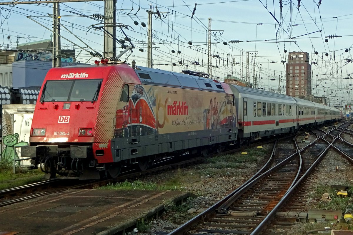 DB 101 064 verlässt Köln Hbf am 28 Dezember 2019.