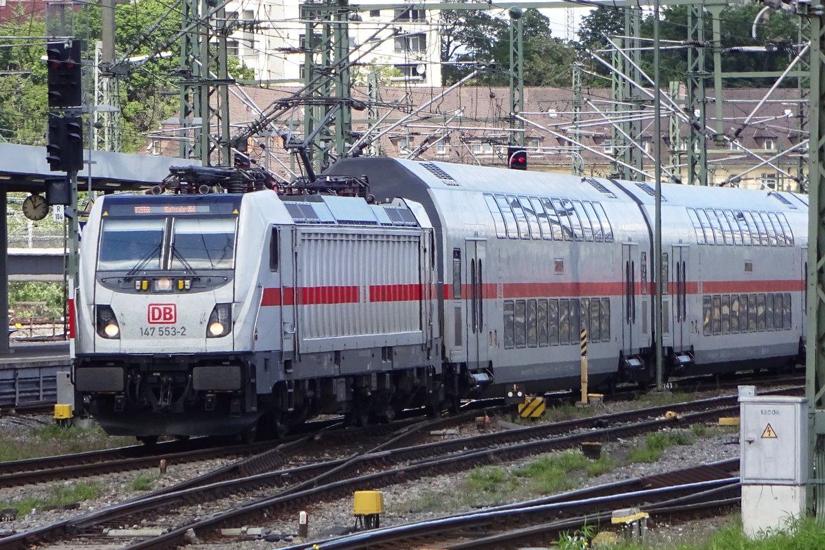DB 147 553 treft am 31 Mai 2019 in Stuttgart Hbf ein.