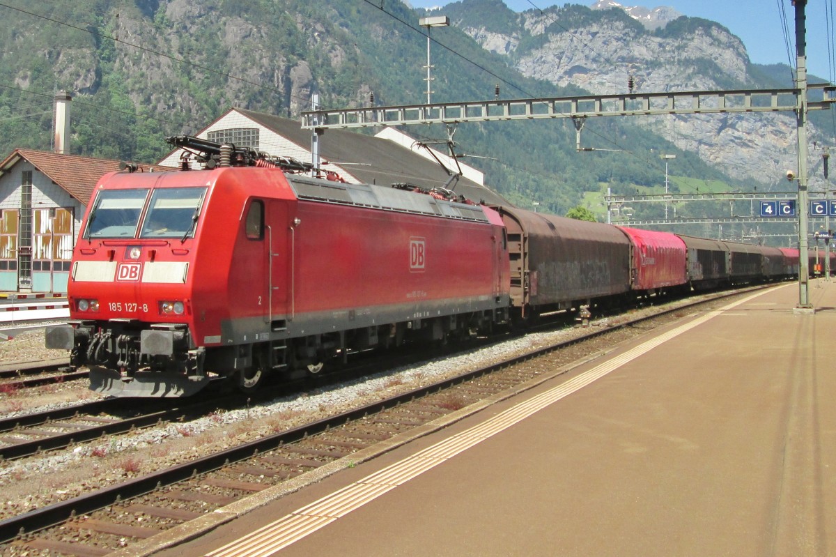 DB 185 127 steht am 6 Juni 2015 in Erstfeld.