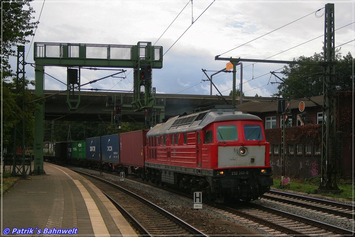 DB 232 241 mit Containerzug
am 01.09.2019 in Hamburg-Harburg