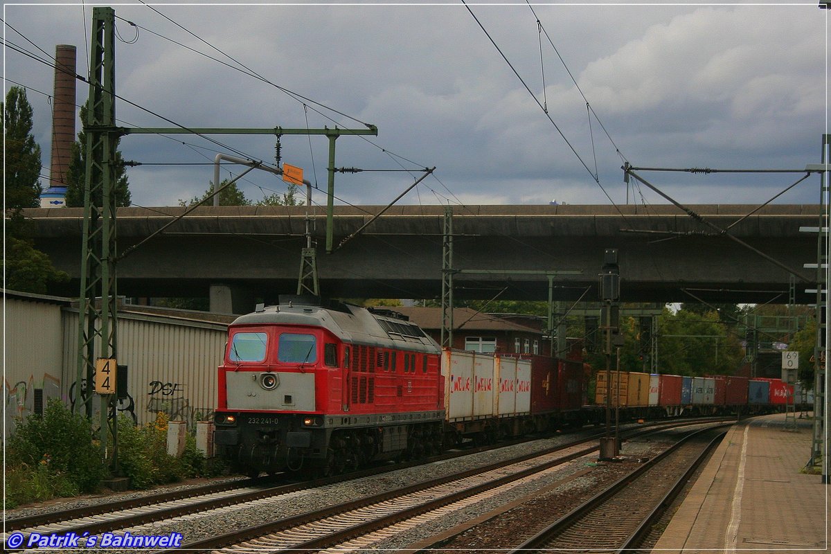 DB 232 241 mit Containerzug
am 01.09.2019 in Hamburg-Harburg