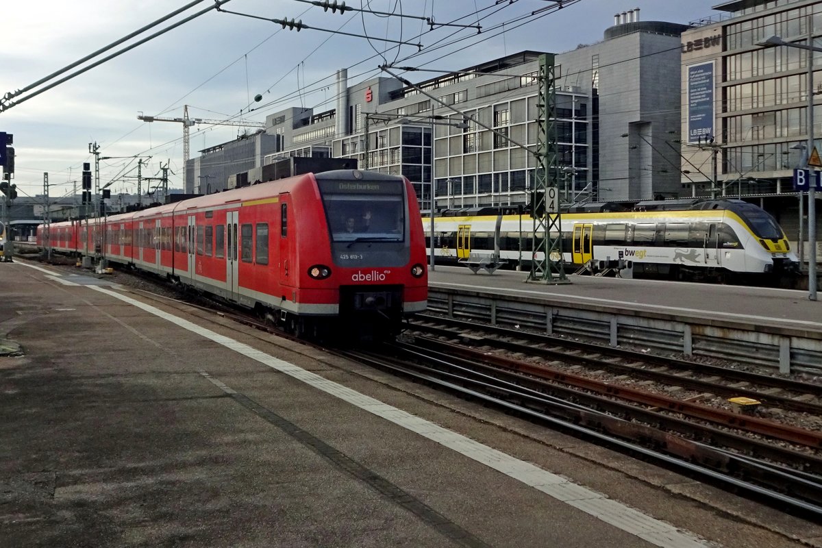 DB regio/Abellio? Abelio hat in Baden-Wrttemberg und Bayern einige Zuschlagen gewonnen und mietet einige 425er von DB Regio an. Am 2 Januar 2020 verlsst Abellio 425 813 Stuttgart Hbf.