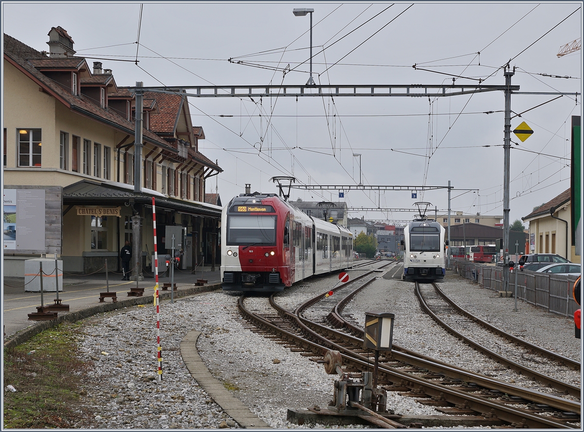 Der  alte  Bahnhof von Châtel St-Denis an einem seiner letzten Betriebstage. 

28. Okt. 2019