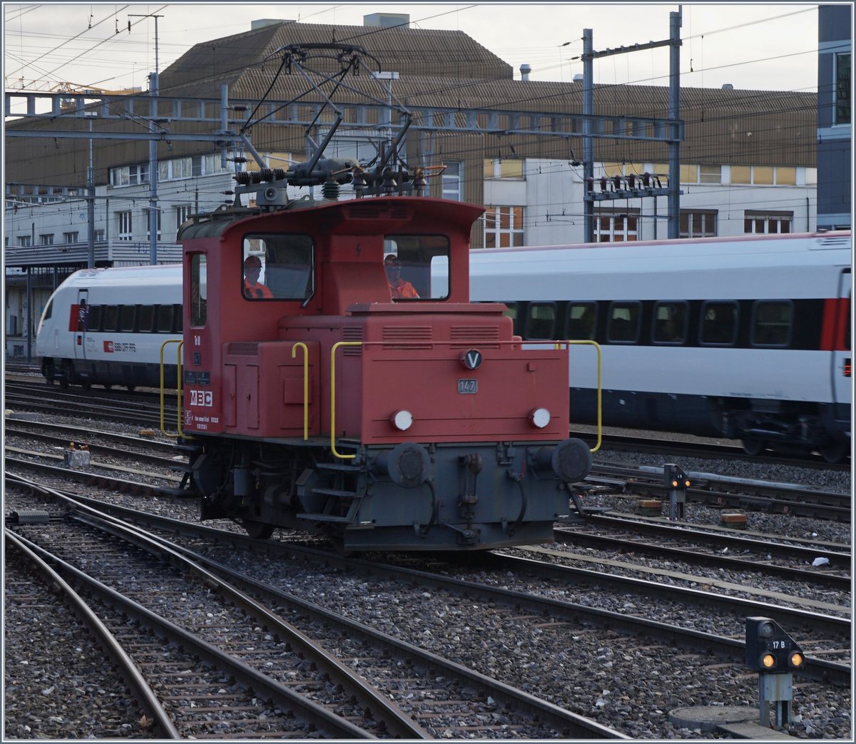 Der BAM MBC Te III 147 wechselt aufs Nebengleis.
22. Feb. 2017