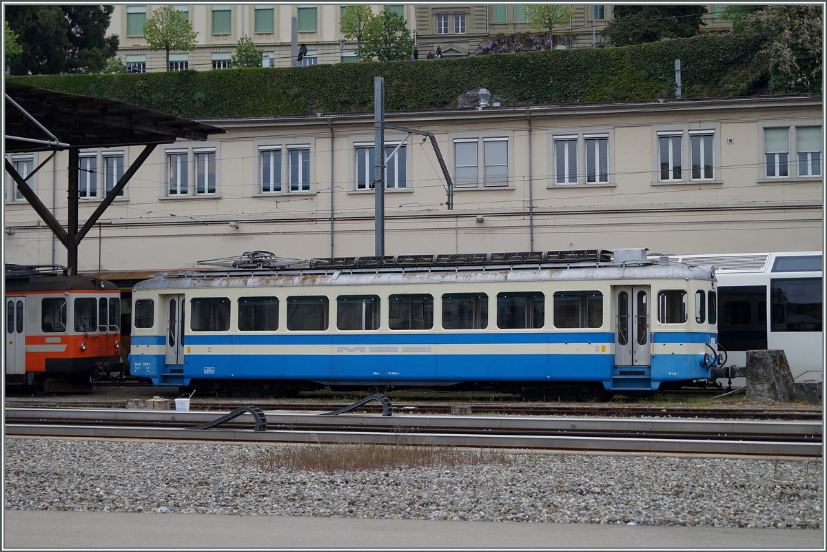 Der Be 4/4 1001 der MOB in Montreux; Baujahr 1955, erst bei der LCD (Lucano Cadro Dino Bahn) im Einsatz, wurde der Triebwagen 1972 von der MOB �bernommen.
Montreux, den 18. April 2014 

