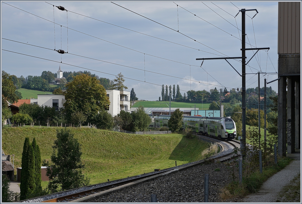 Der BLS RABe 515 019 verlässt Schwarzenburg in Richtung Bern. 

01.10.2020