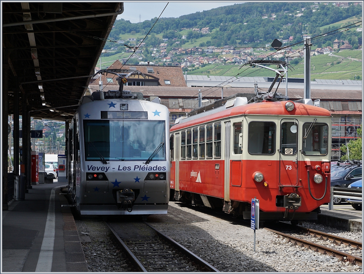 Der CEV BDeh 2/4 73 und Beh 2/4 71 in Vevey.
7. Aug. 2016 