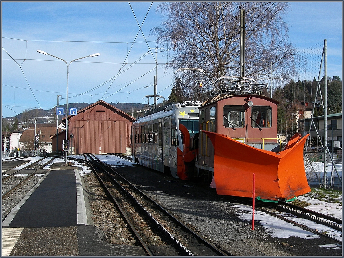 Der CEV Xrot und der CEV MVR Beh 2/4 N§ 72 warten in Blonay auf ihren nächsten Einsatz.
5. März 2018
