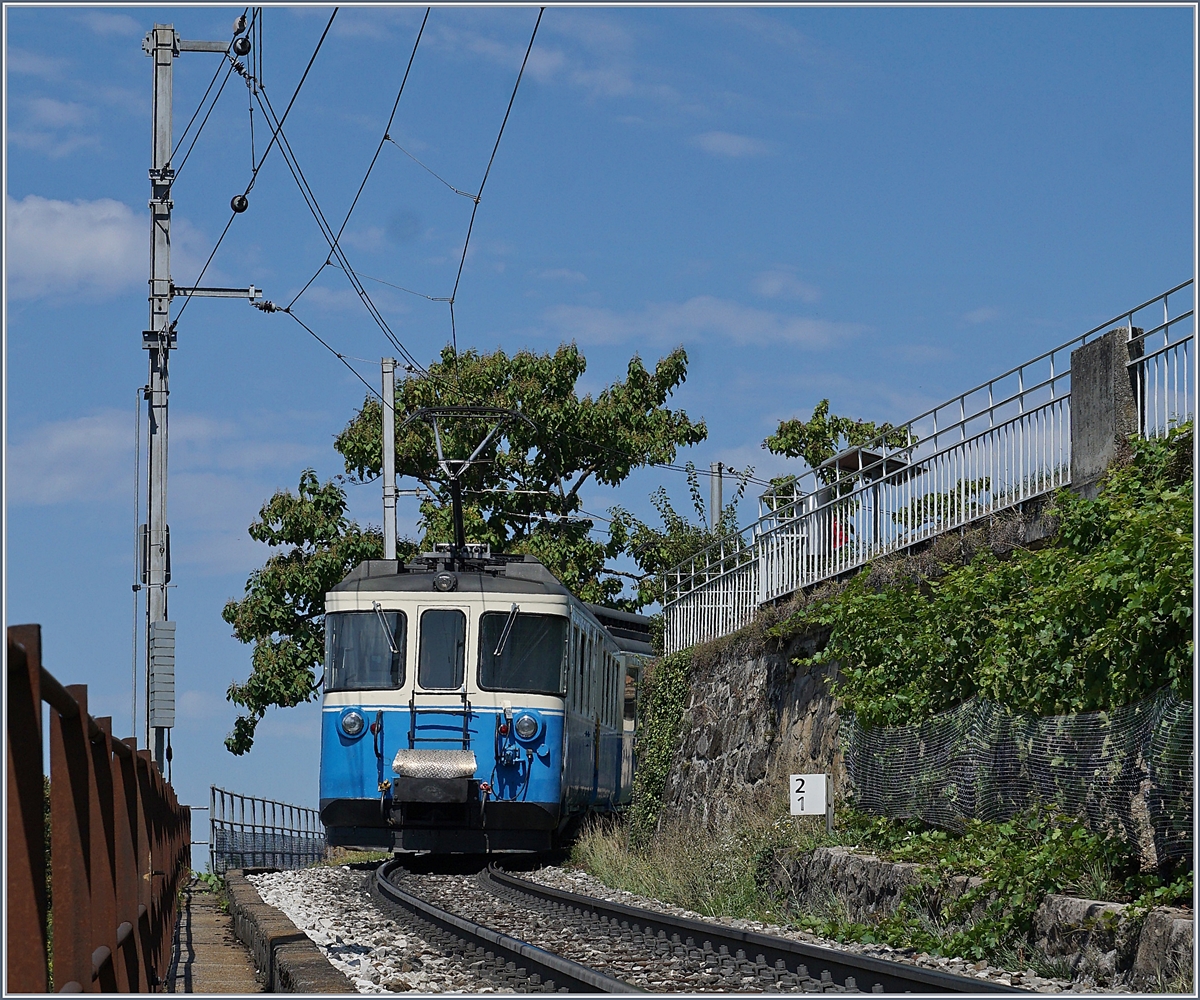 Der MOB ABDe 8/8  Fribourg  auf seiner Fahrt Richtung Chernex kurz vor Chatelard VD.
22. August 2018