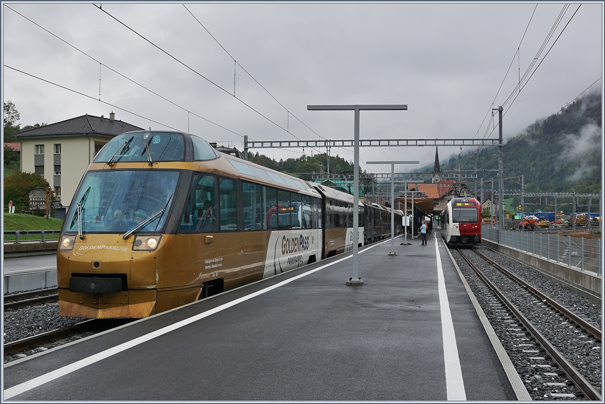 Der MOB Panoramic Express im neu gestalteten Bahnhof von Montbovon.
14. Sept. 2018